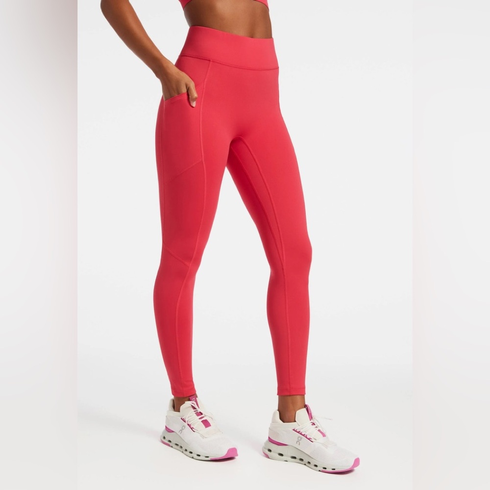 ~NWT Bandier Center Stage Legging size small ~